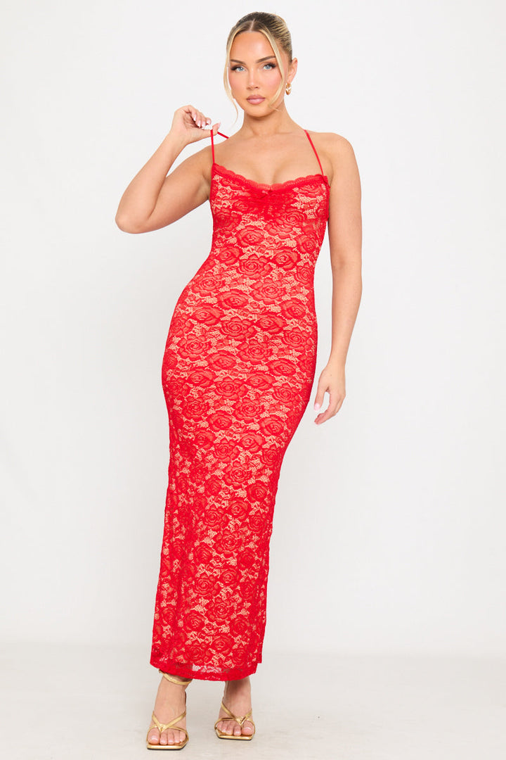 Rotes, figurbetontes Maxikleid mit Spitzenträgern und Herzausschnitt