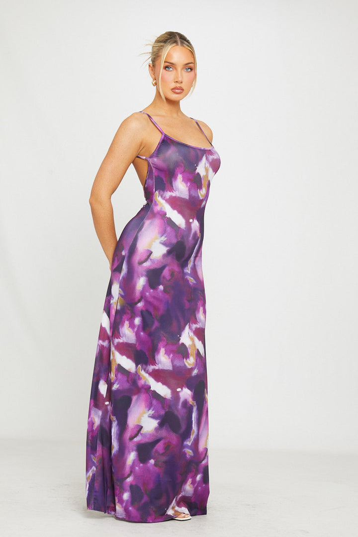 Lilafarbenes rückenfreies Maxikleid mit Blumenmuster und Riemchen