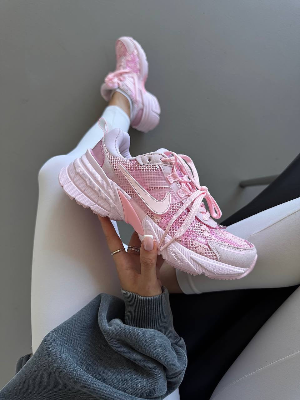 Nike V2K rosa floreale 