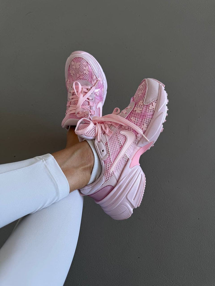 Nike V2K rosa floreale 