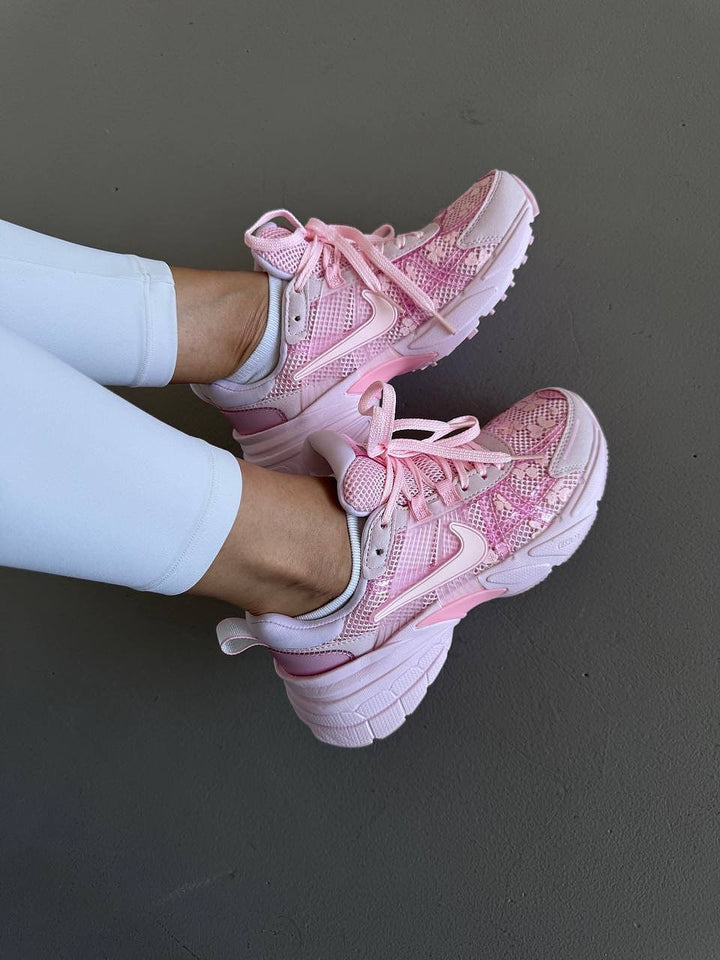 Nike V2K rosa floreale 