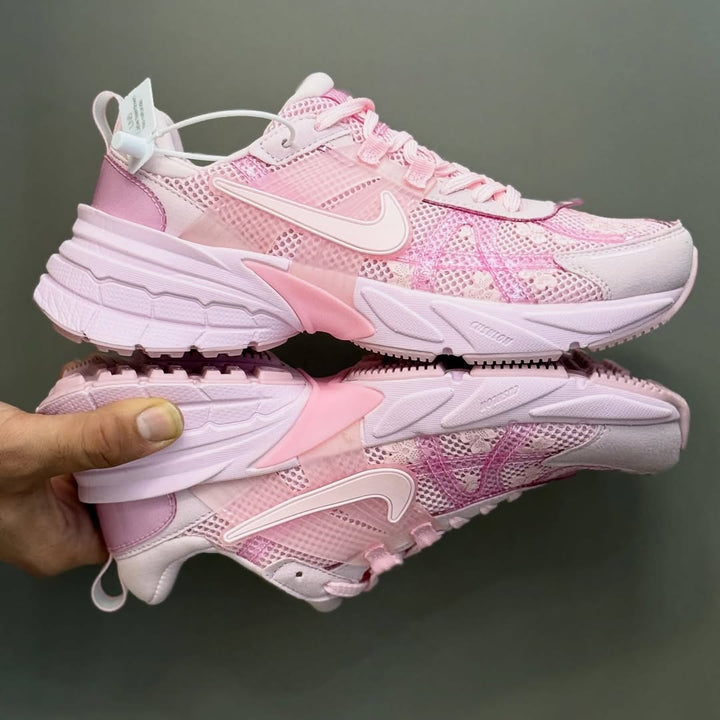 Nike V2K rosa floreale 