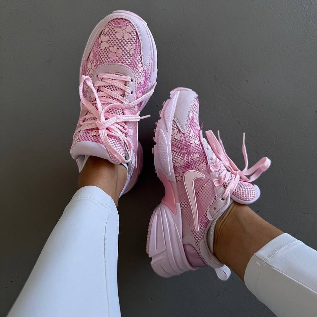 Nike V2K rosa floreale 